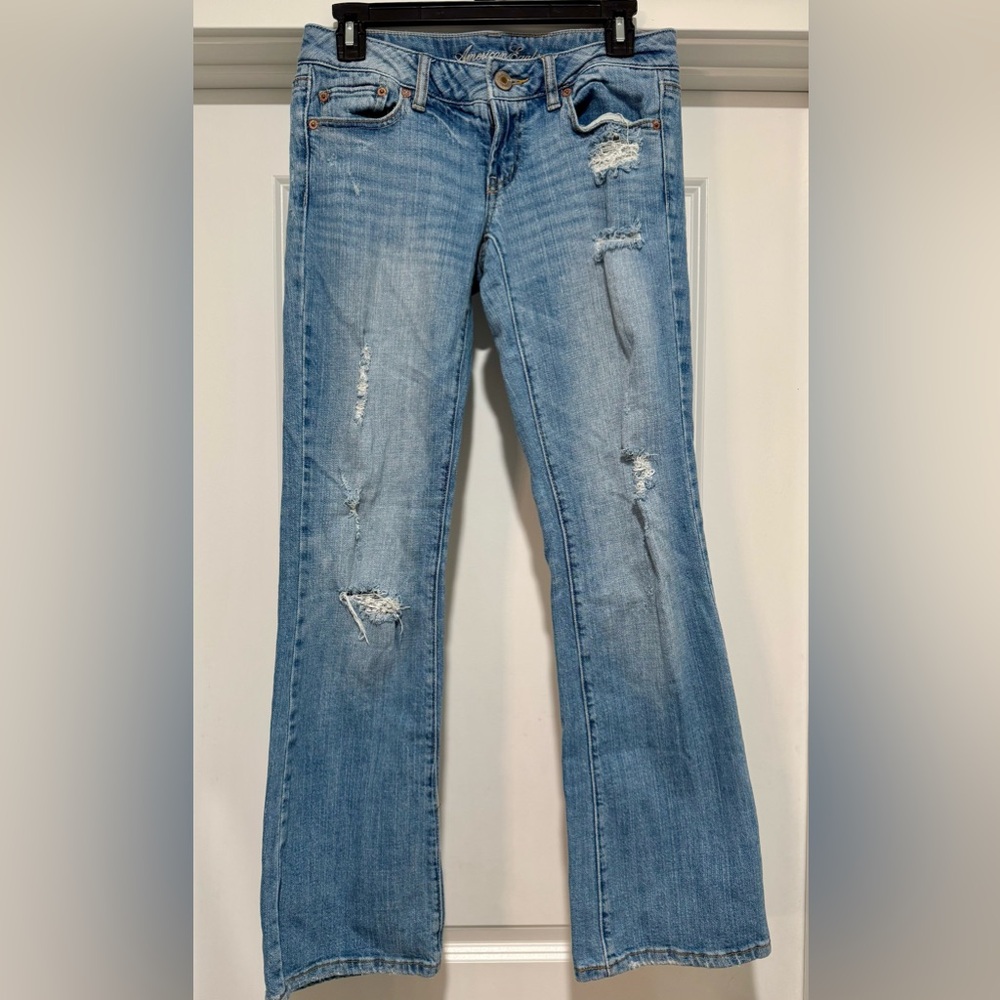 American Eagle Outfitters Distressed Favorite Boyfriend Jeans 2011 Size‎ 2
